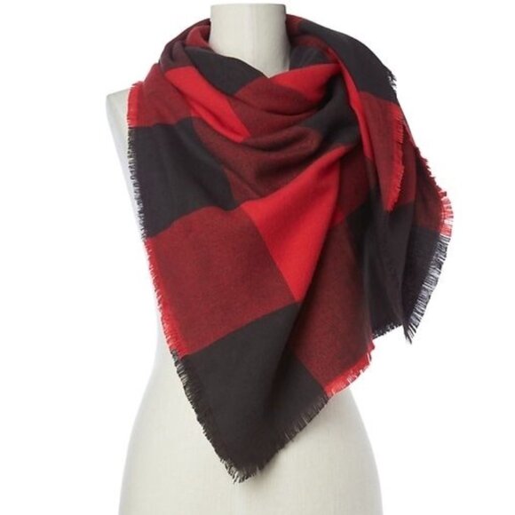 GAP Cozy Oversized Buffalo Scarf Red and Black NEW - Picture 3 of 3
